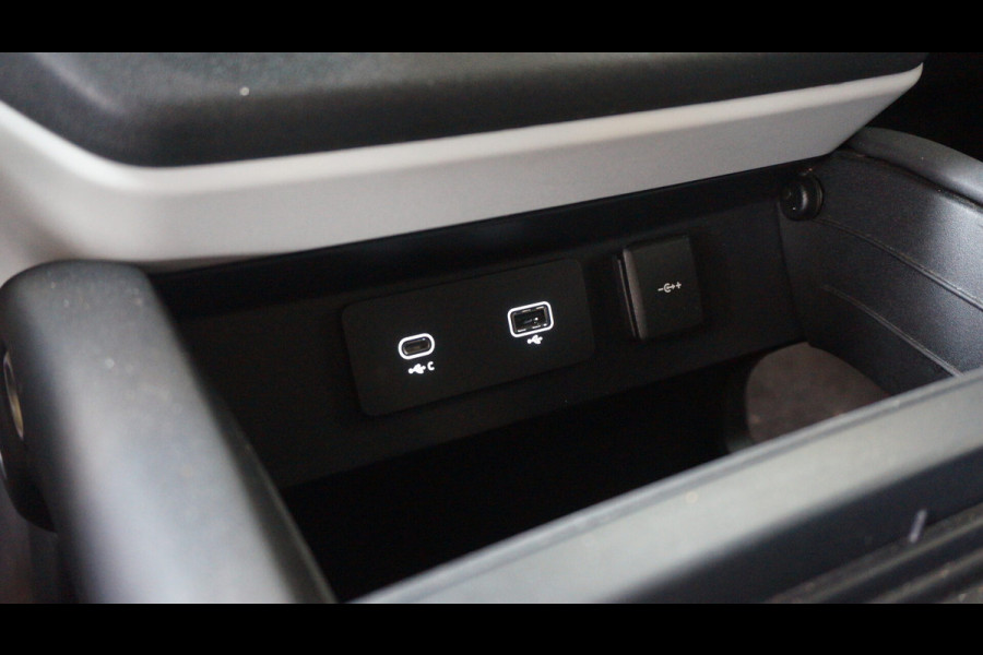Land Rover Defender 2.0 D240 110 S | Grijs kenteken | BTW-auto