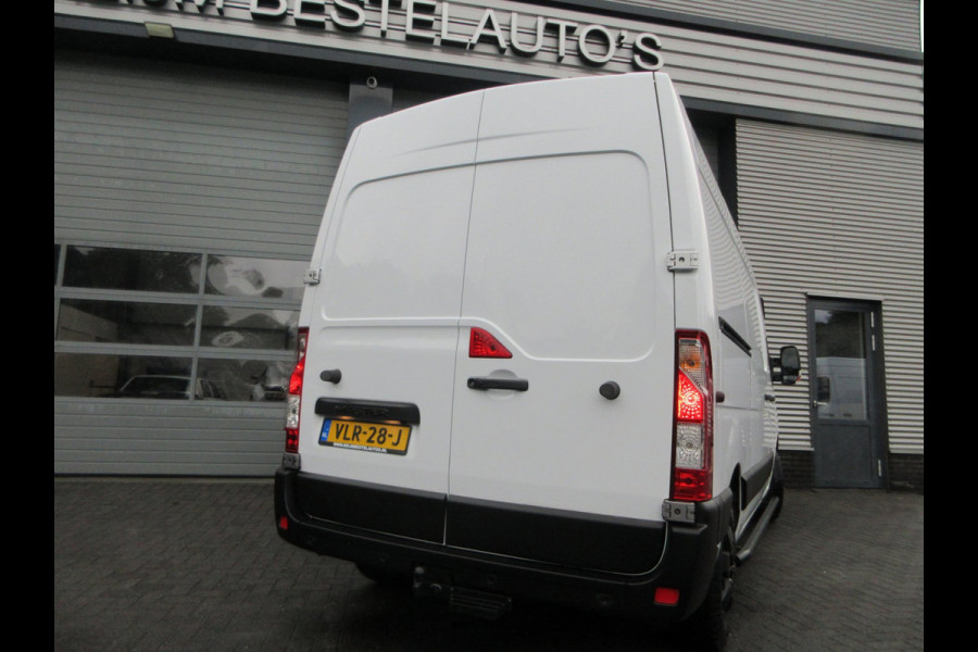 Renault Master T35 2.3 dCi 180pk, L2, Navi, Camera, LED, 2x Schuifdeur, Trekhaak, 3-Zits.