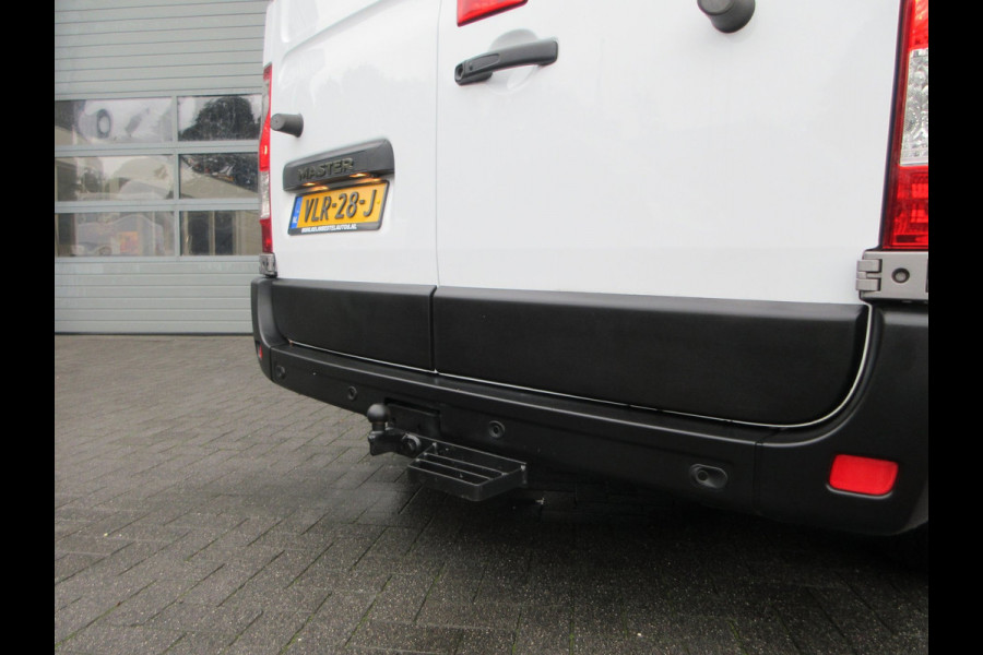Renault Master T35 2.3 dCi 180pk, L2, Navi, Camera, LED, 2x Schuifdeur, Trekhaak, 3-Zits.