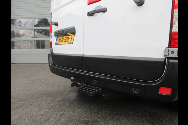 Renault Master T35 2.3 dCi 180pk, L2, Navi, Camera, LED, 2x Schuifdeur, Trekhaak, 3-Zits.