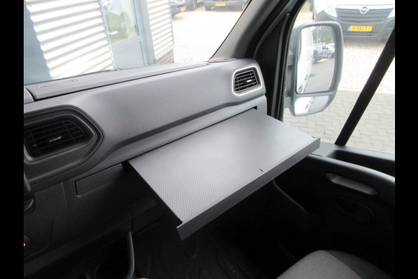 Renault Master T35 2.3 dCi 180pk, L2, Navi, Camera, LED, 2x Schuifdeur, Trekhaak, 3-Zits.