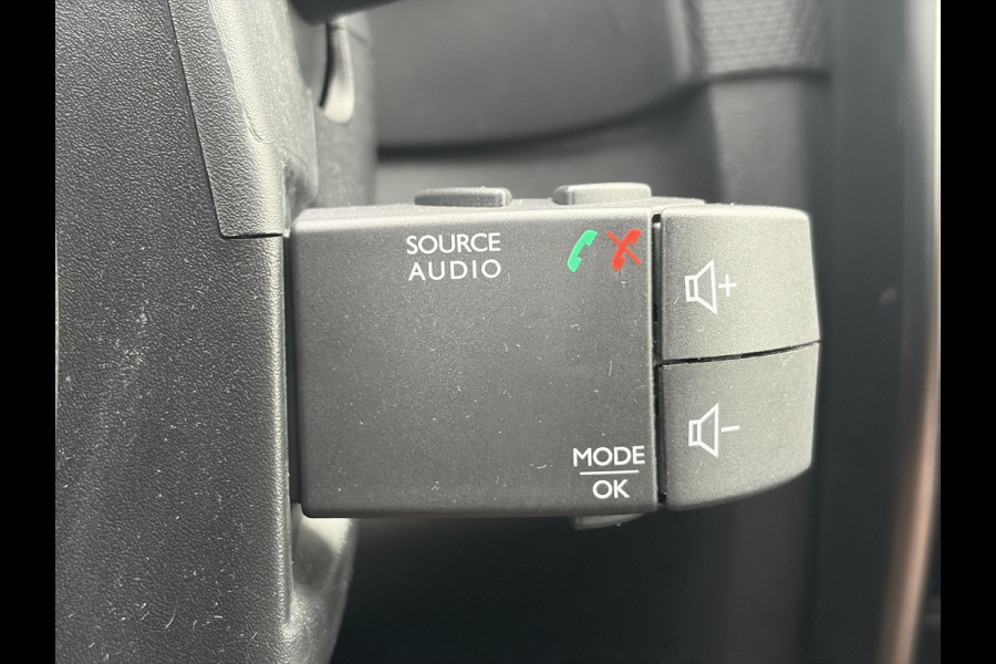 Renault Clio 0.9 TCe Intens ✓D-Ketting vv in 01-2026✓Camera✓Navi✓Keyless✓Dealer Onderhouden✓Halfleder✓LED✓Lm velgen✓Airco✓Cruise✓Pdc V+A✓4 Elekt Ramen✓N.A.P✓Apk tot 05-2027