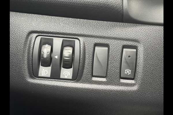 Renault Clio 0.9 TCe Intens ✓D-Ketting vv in 01-2026✓Camera✓Navi✓Keyless✓Dealer Onderhouden✓Halfleder✓LED✓Lm velgen✓Airco✓Cruise✓Pdc V+A✓4 Elekt Ramen✓N.A.P✓Apk tot 05-2027