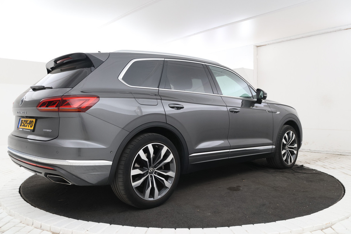 Volkswagen Touareg 3.0 TSi eHybrid 4MOTION Trekhaak, Memory Seat, Luchtvering, Elektrisch glazen panorama-dak