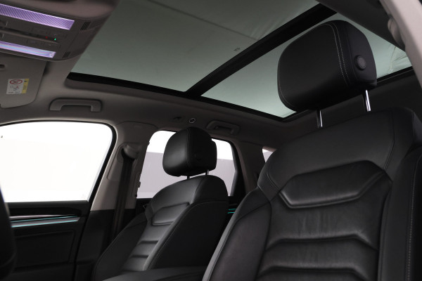 Volkswagen Touareg 3.0 TSi eHybrid 4MOTION Trekhaak, Memory Seat, Luchtvering, Elektrisch glazen panorama-dak