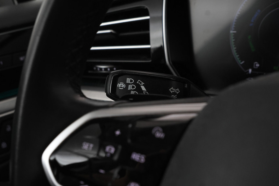 Volkswagen Touareg 3.0 TSi eHybrid 4MOTION Trekhaak, Memory Seat, Luchtvering, Elektrisch glazen panorama-dak