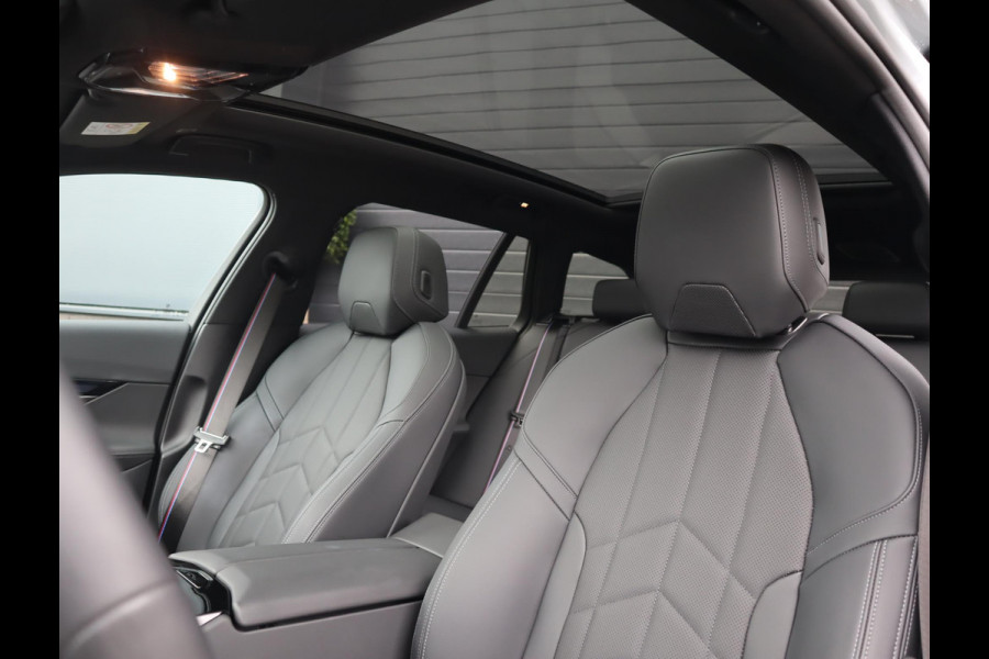 BMW 5 Serie Touring 520i | Pano | 360 Camera | HUD | Trekhaak | Bowers & Wilkins