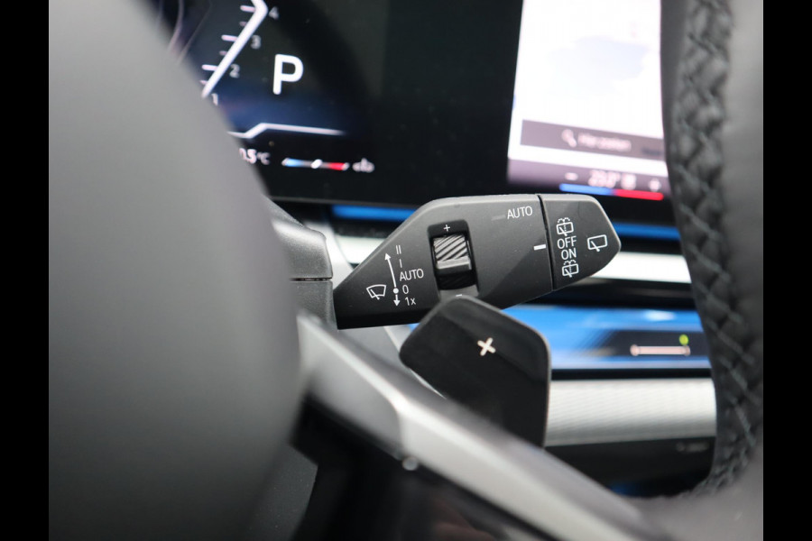 BMW 5 Serie Touring 520i | Pano | 360 Camera | HUD | Trekhaak | Bowers & Wilkins