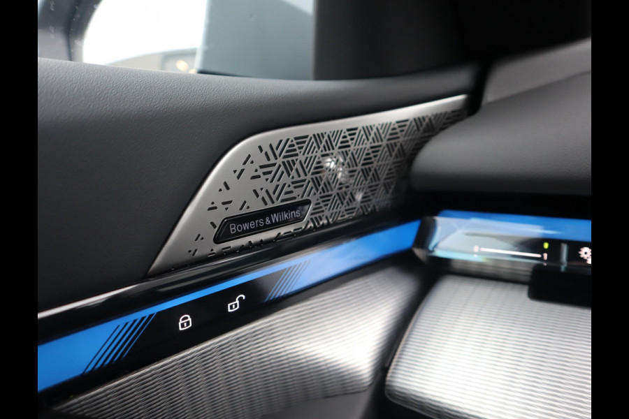 BMW 5 Serie Touring 520i | Pano | 360 Camera | HUD | Trekhaak | Bowers & Wilkins