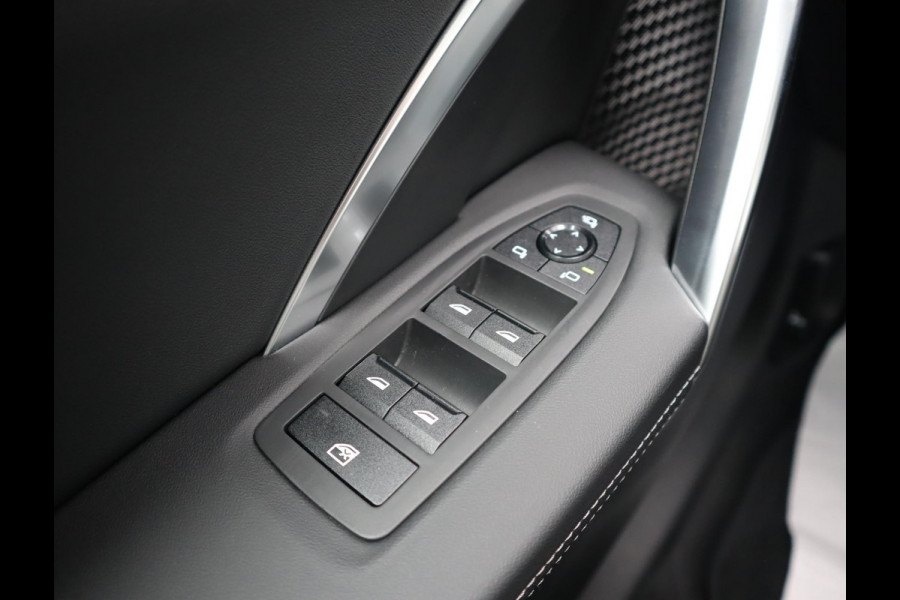 BMW X1 sDrive18i | Panorama | Camera | Trekhaak