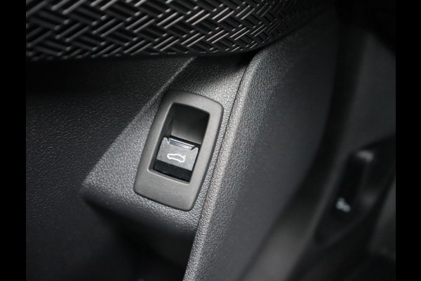 BMW X1 sDrive18i | Panorama | Camera | Trekhaak