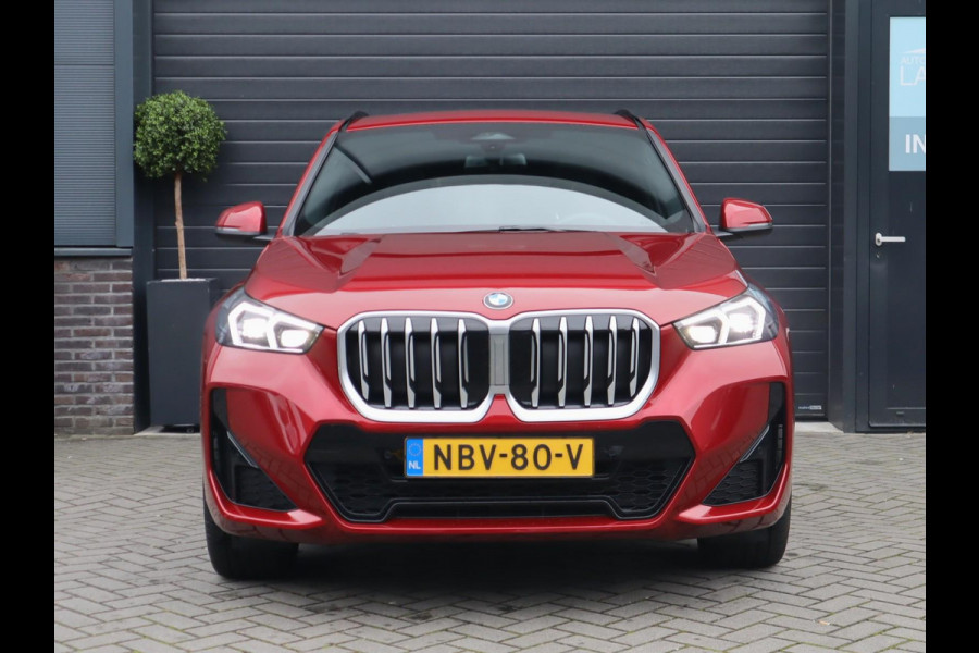 BMW X1 sDrive18i | Panorama | Camera | Trekhaak