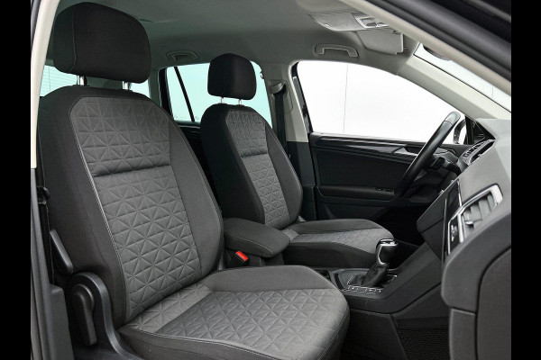 Volkswagen Tiguan 1.4 TSI eHybrid Business CAMERA | NAVI & CARPLAY | AD-CRUISE