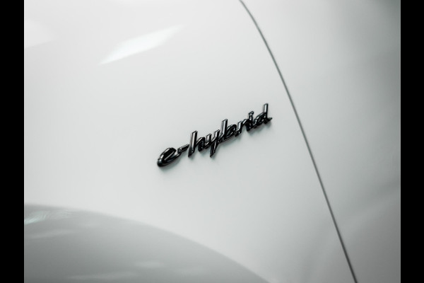 Porsche Cayenne Coupé 3.0 E-Hybrid Black Edition