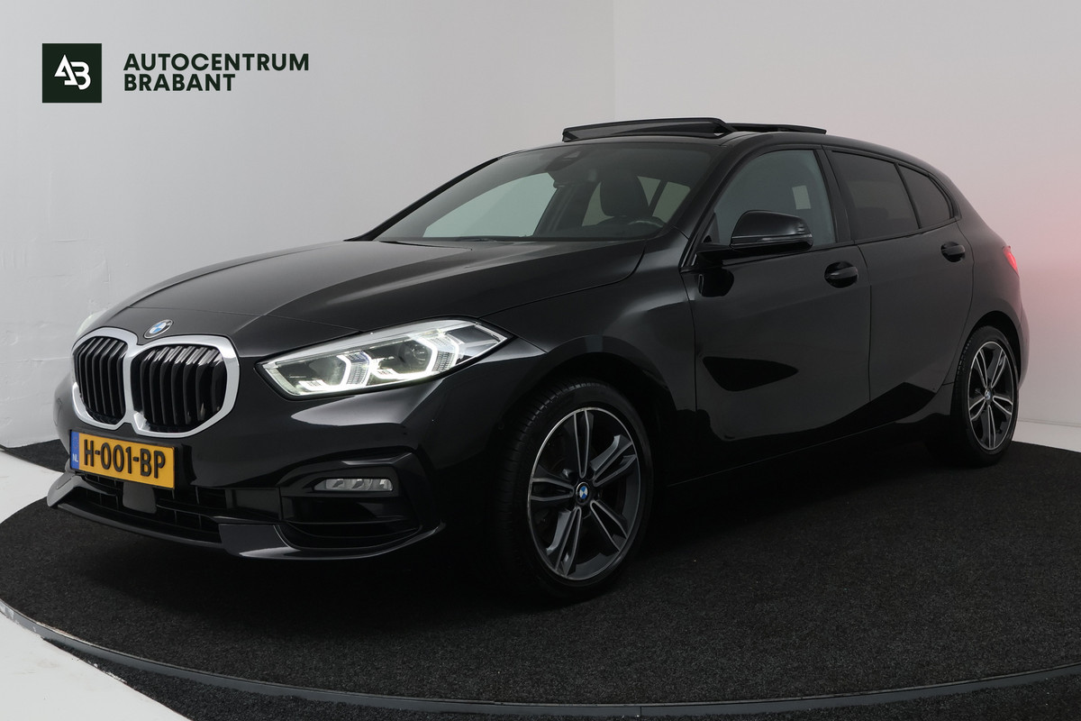BMW 1-serie 118i Executive Edition (PANORAMADAK, STOELVERWARMING, TREKHAAK AFNEEMBAAR, CAMERA)