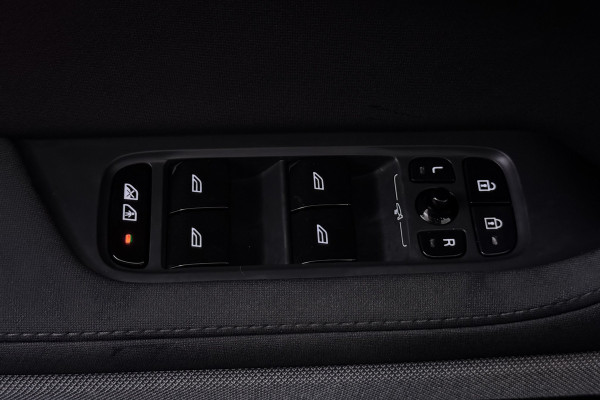 Polestar 2 Standard Range Single Motor 63kWh (CAMERA, STOELVERWARMING, CARPLAY)