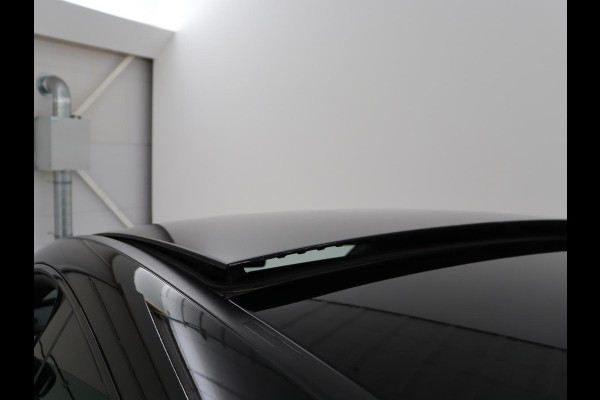 Mercedes-Benz CLA-Klasse Shooting Brake 250 e Business Solution AMG Limited | SOH 91,7% | Panoramadak | Leder/alcantara | Stoelverwarming | Camera | Park assist | Sfeerverlichting | Carplay | Climate control