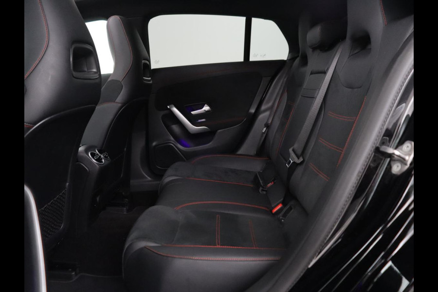 Mercedes-Benz CLA-Klasse Shooting Brake 250 e Business Solution AMG Limited | SOH 91,7% | Panoramadak | Leder/alcantara | Stoelverwarming | Camera | Park assist | Sfeerverlichting | Carplay | Climate control