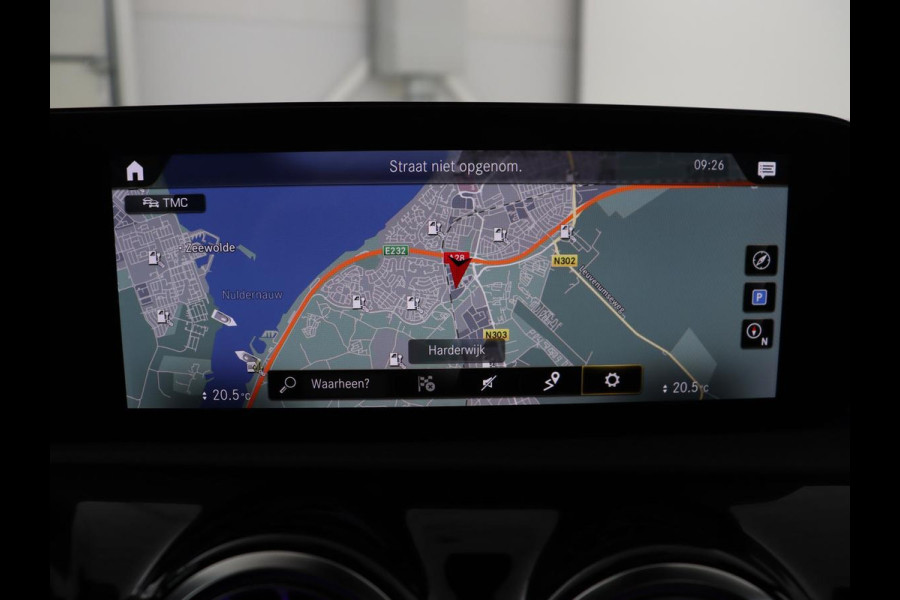 Mercedes-Benz CLA-Klasse Shooting Brake 250 e Business Solution AMG Limited | SOH 91,7% | Panoramadak | Leder/alcantara | Stoelverwarming | Camera | Park assist | Sfeerverlichting | Carplay | Climate control