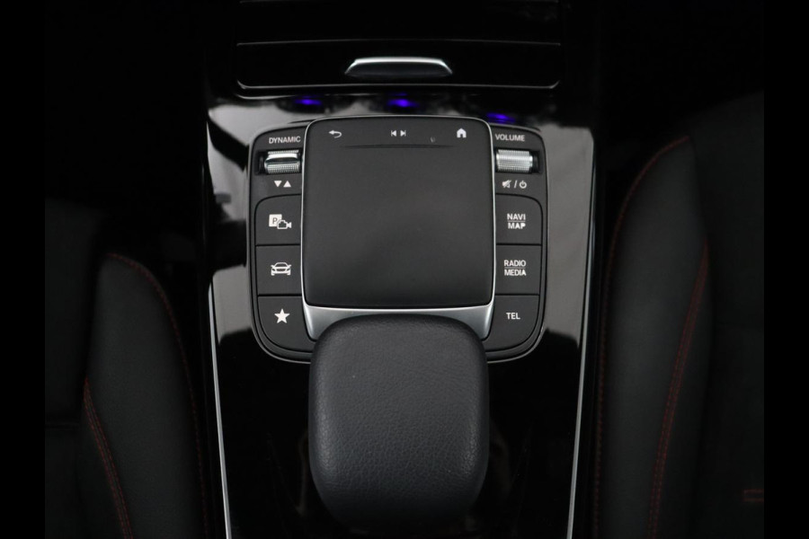 Mercedes-Benz CLA-Klasse Shooting Brake 250 e Business Solution AMG Limited | SOH 91,7% | Panoramadak | Leder/alcantara | Stoelverwarming | Camera | Park assist | Sfeerverlichting | Carplay | Climate control