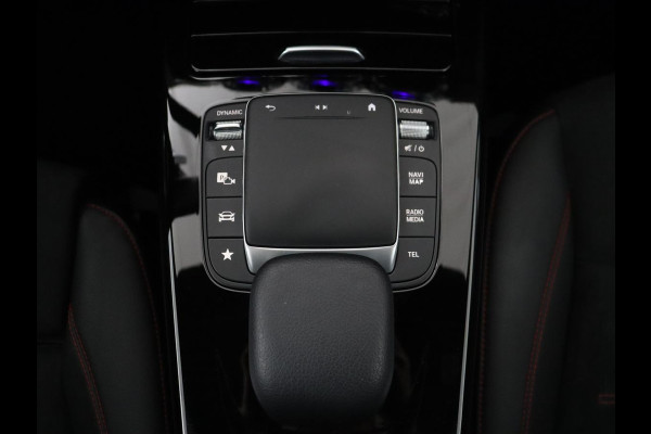 Mercedes-Benz CLA-Klasse Shooting Brake 250 e Business Solution AMG Limited | SOH 91,7% | Panoramadak | Leder/alcantara | Stoelverwarming | Camera | Park assist | Sfeerverlichting | Carplay | Climate control