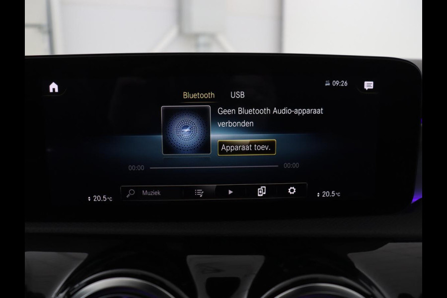 Mercedes-Benz CLA-Klasse Shooting Brake 250 e Business Solution AMG Limited | SOH 91,7% | Panoramadak | Leder/alcantara | Stoelverwarming | Camera | Park assist | Sfeerverlichting | Carplay | Climate control