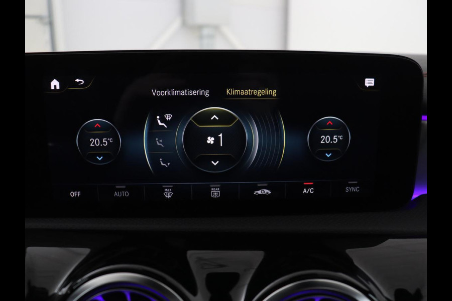 Mercedes-Benz CLA-Klasse Shooting Brake 250 e Business Solution AMG Limited | SOH 91,7% | Panoramadak | Leder/alcantara | Stoelverwarming | Camera | Park assist | Sfeerverlichting | Carplay | Climate control