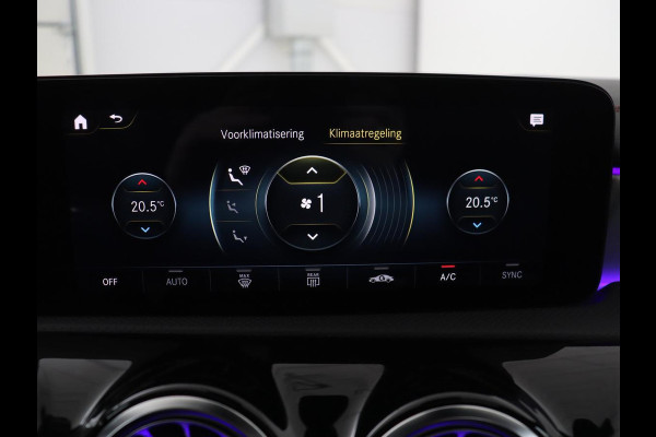 Mercedes-Benz CLA-Klasse Shooting Brake 250 e Business Solution AMG Limited | SOH 91,7% | Panoramadak | Leder/alcantara | Stoelverwarming | Camera | Park assist | Sfeerverlichting | Carplay | Climate control