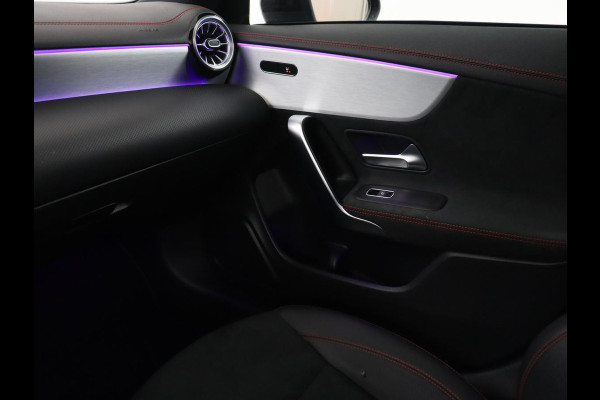 Mercedes-Benz CLA-Klasse Shooting Brake 250 e Business Solution AMG Limited | SOH 91,7% | Panoramadak | Leder/alcantara | Stoelverwarming | Camera | Park assist | Sfeerverlichting | Carplay | Climate control