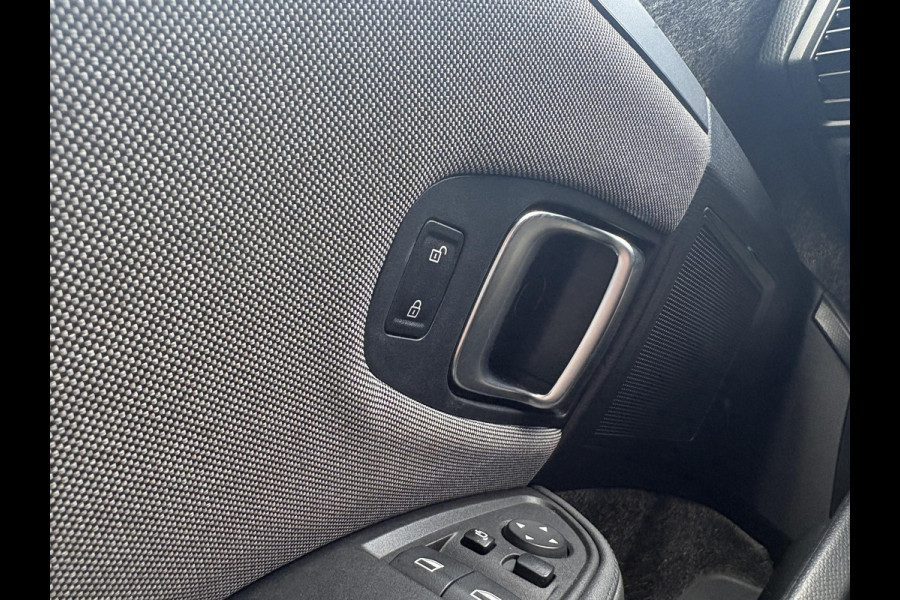 BMW i3 Basis 120Ah 42 kWh 170pk | Stoelverwarming | Navi | Achteruitrijcamera | SOH 90.1% |