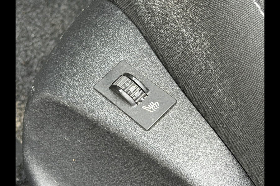 Peugeot 208 BWJ 2018 | 1.2PT 83PK Active | AIRCO | CAMERA A | CRUISE | STOELVERW | PDC | MISTLAMPEN VOOR |