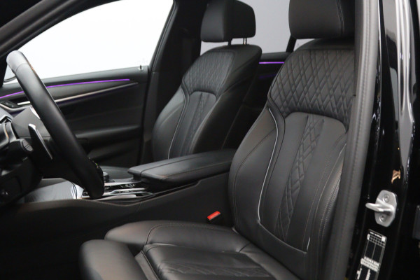 BMW 5 Serie Touring 530e 293 PK Business Edition Plus PHEV, Individual Int. Panoramadak, Adap. Cruise Control
