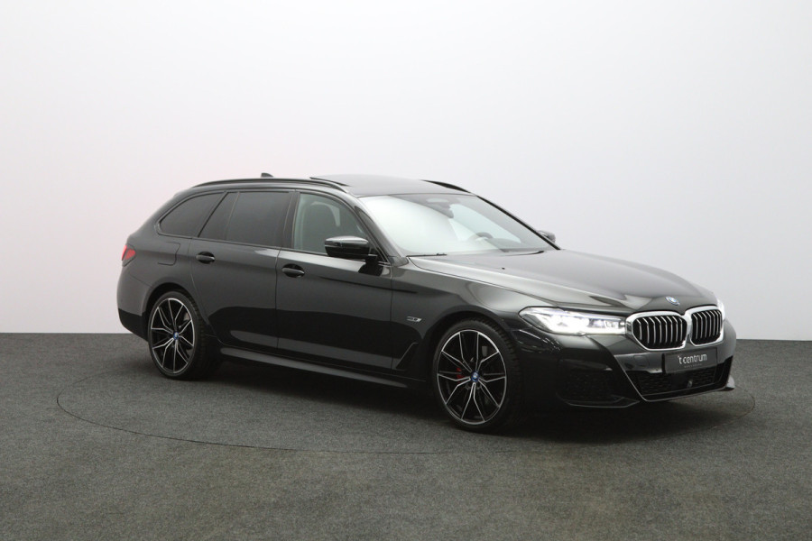 BMW 5 Serie Touring 530e 293 PK Business Edition Plus PHEV, Individual Int. Panoramadak, Adap. Cruise Control