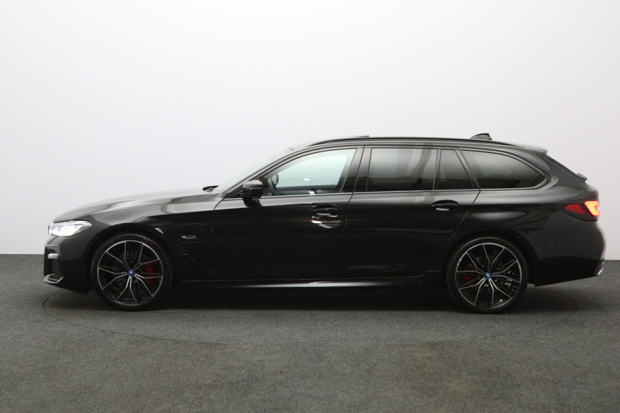BMW 5 Serie Touring 530e 293 PK Business Edition Plus PHEV, Individual Int. Panoramadak, Adap. Cruise Control