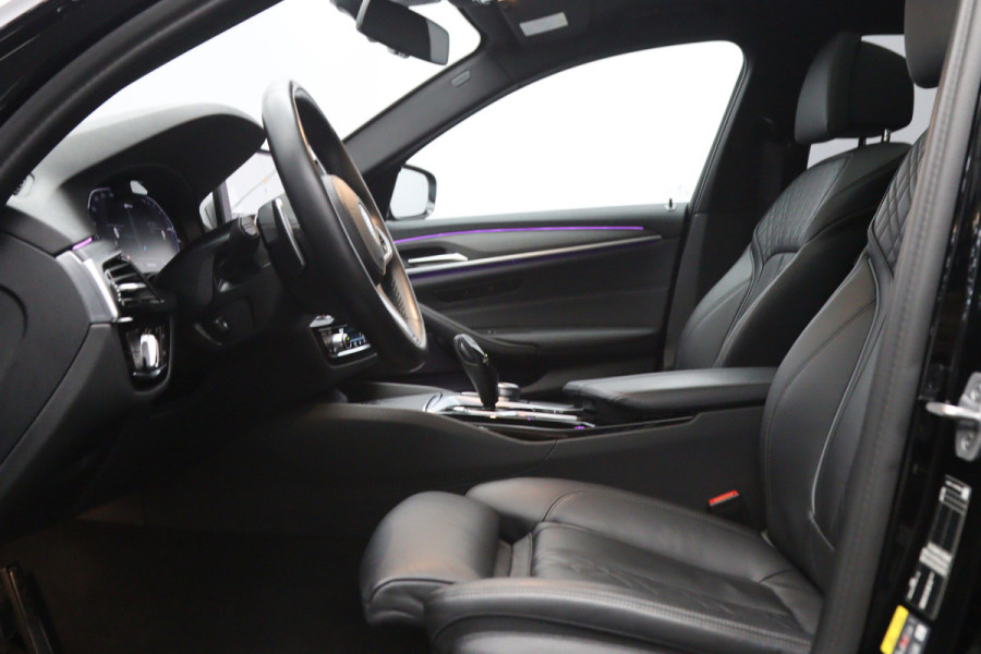 BMW 5 Serie Touring 530e 293 PK Business Edition Plus PHEV, Individual Int. Panoramadak, Adap. Cruise Control