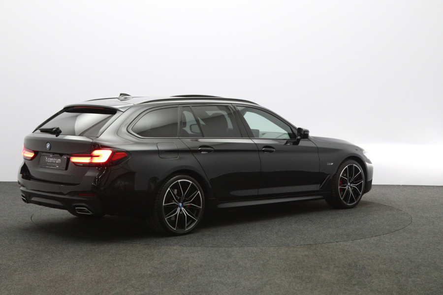 BMW 5 Serie Touring 530e 293 PK Business Edition Plus PHEV, Individual Int. Panoramadak, Adap. Cruise Control