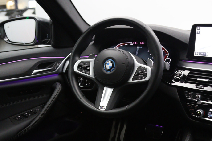 BMW 5 Serie Touring 530e 293 PK Business Edition Plus PHEV, Individual Int. Panoramadak, Adap. Cruise Control