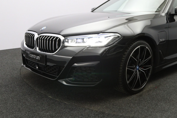BMW 5 Serie Touring 530e 293 PK Business Edition Plus PHEV, Individual Int. Panoramadak, Adap. Cruise Control