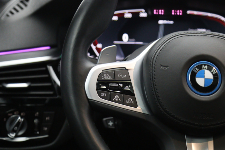 BMW 5 Serie Touring 530e 293 PK Business Edition Plus PHEV, Individual Int. Panoramadak, Adap. Cruise Control