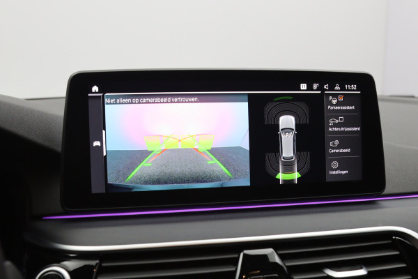 BMW 5 Serie Touring 530e 293 PK Business Edition Plus PHEV, Individual Int. Panoramadak, Adap. Cruise Control