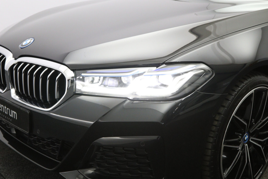 BMW 5 Serie Touring 530e 293 PK Business Edition Plus PHEV, Individual Int. Panoramadak, Adap. Cruise Control