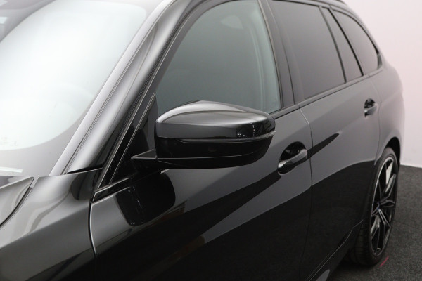 BMW 5 Serie Touring 530e 293 PK Business Edition Plus PHEV, Individual Int. Panoramadak, Adap. Cruise Control