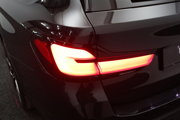 BMW 5 Serie Touring 530e 293 PK Business Edition Plus PHEV, Individual Int. Panoramadak, Adap. Cruise Control