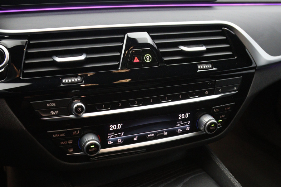 BMW 5 Serie Touring 530e 293 PK Business Edition Plus PHEV, Individual Int. Panoramadak, Adap. Cruise Control