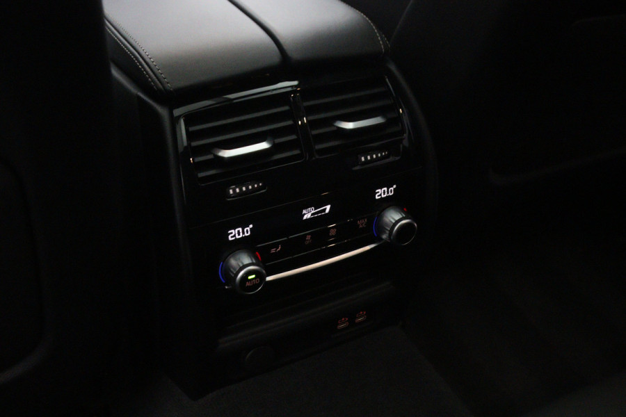 BMW 5 Serie Touring 530e 293 PK Business Edition Plus PHEV, Individual Int. Panoramadak, Adap. Cruise Control