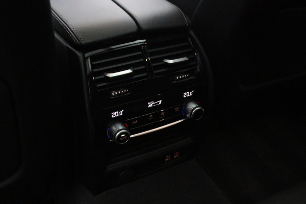 BMW 5 Serie Touring 530e 293 PK Business Edition Plus PHEV, Individual Int. Panoramadak, Adap. Cruise Control