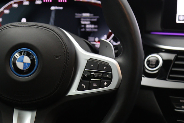 BMW 5 Serie Touring 530e 293 PK Business Edition Plus PHEV, Individual Int. Panoramadak, Adap. Cruise Control