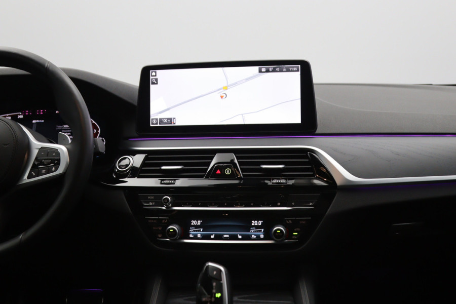 BMW 5 Serie Touring 530e 293 PK Business Edition Plus PHEV, Individual Int. Panoramadak, Adap. Cruise Control
