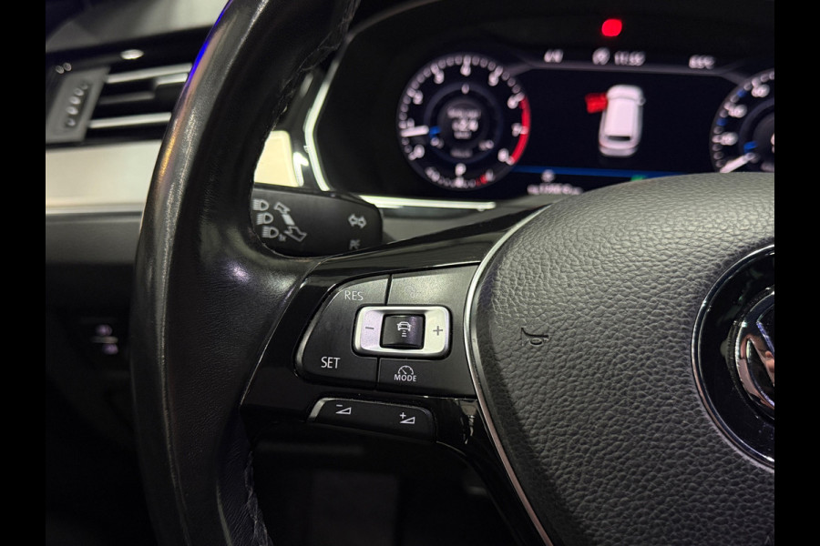 Volkswagen Passat Variant 1.4 TSI ACT 150 PK R-Line | Trekhaak |NAP| Virtual Cockpit | ACC | Leder/Alcantara | Stoelverw. |
