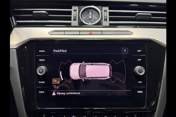 Volkswagen Passat Variant 1.4 TSI ACT 150 PK R-Line | Trekhaak |NAP| Virtual Cockpit | ACC | Leder/Alcantara | Stoelverw. |